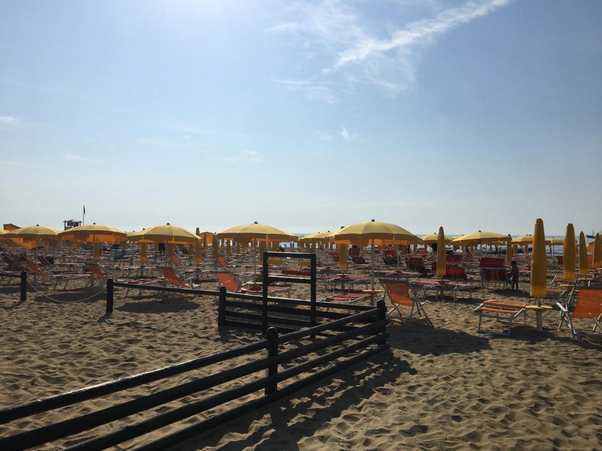Centralissime Mansarde Piazza Brescia Lido di Jesolo Buitenkant foto